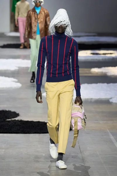 Look 28
